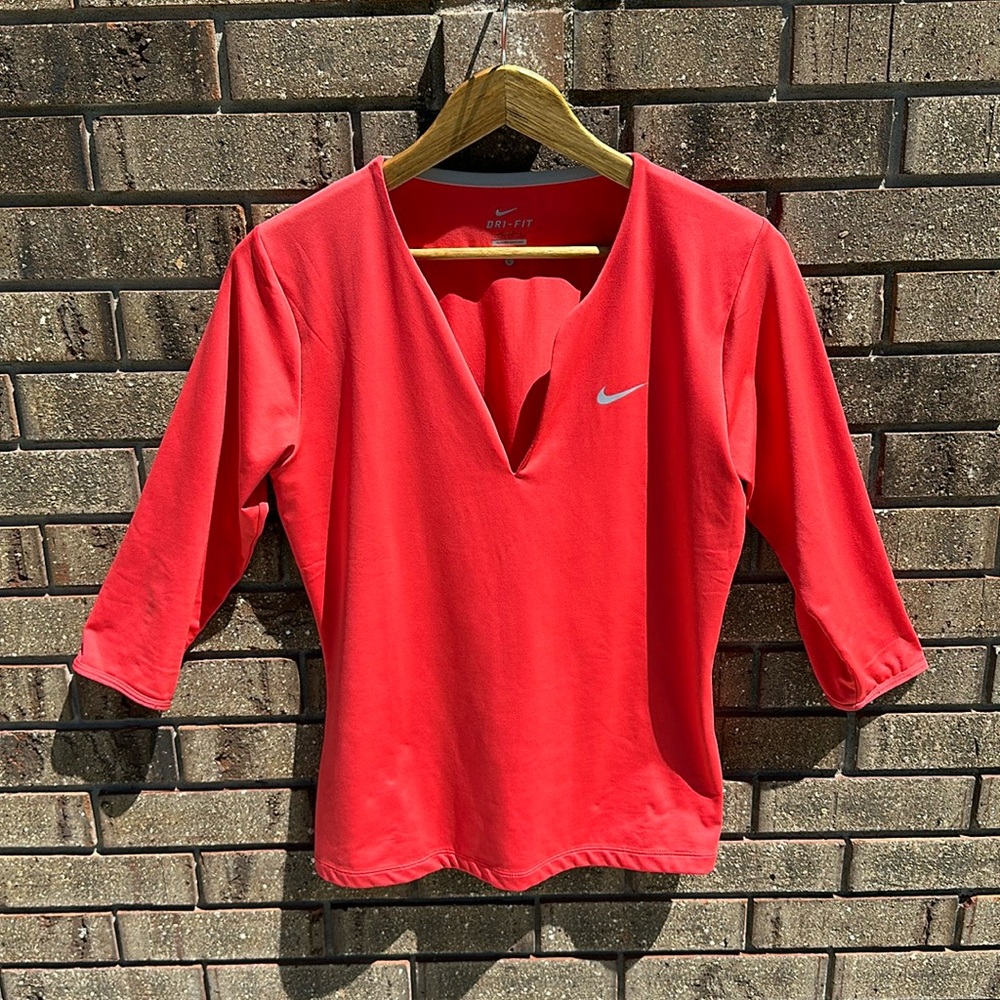 Nike work out top